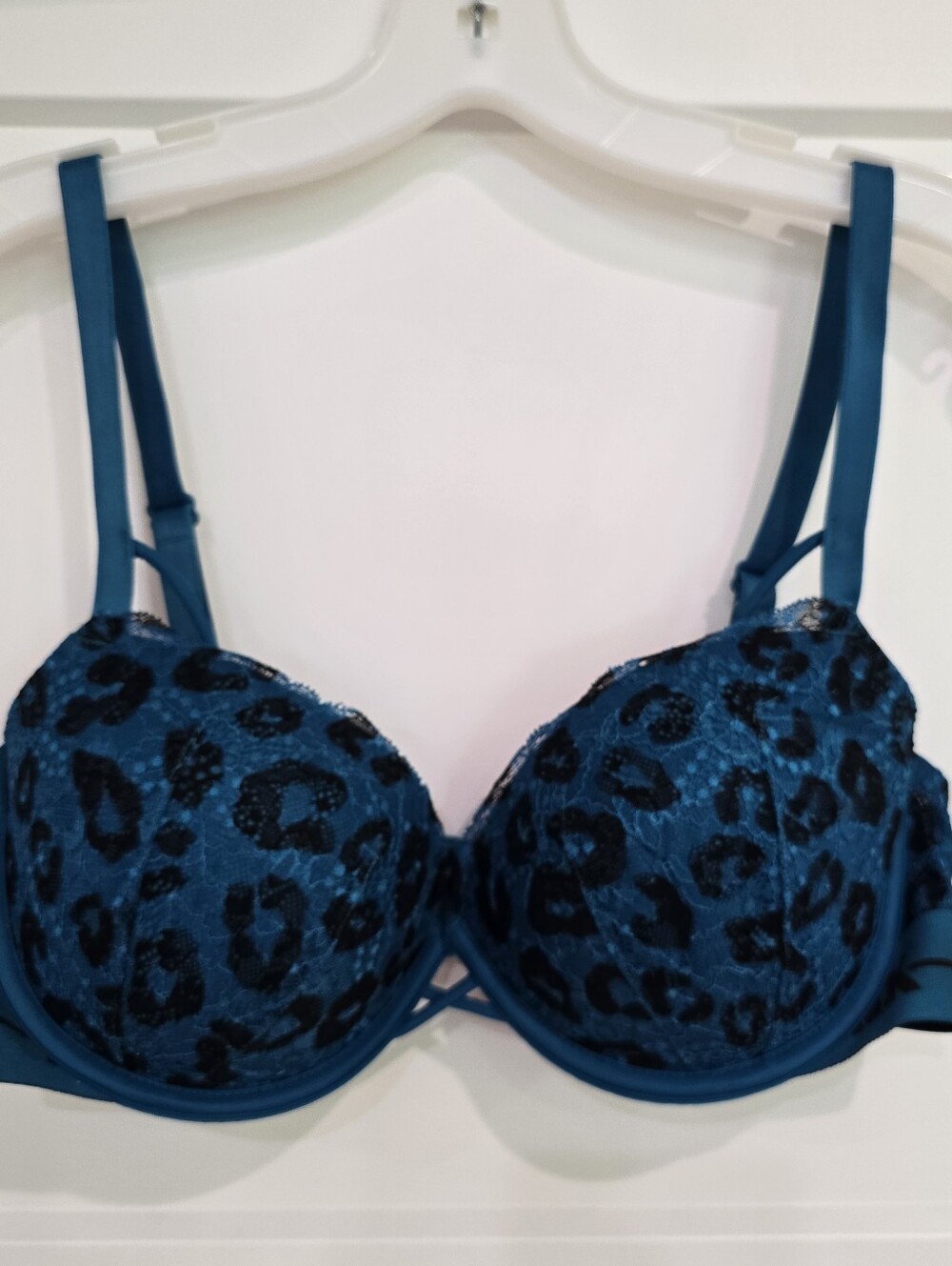 Victoria’s Secret PINK Bra Women’s 36D Sexy Blue Leopard Lace